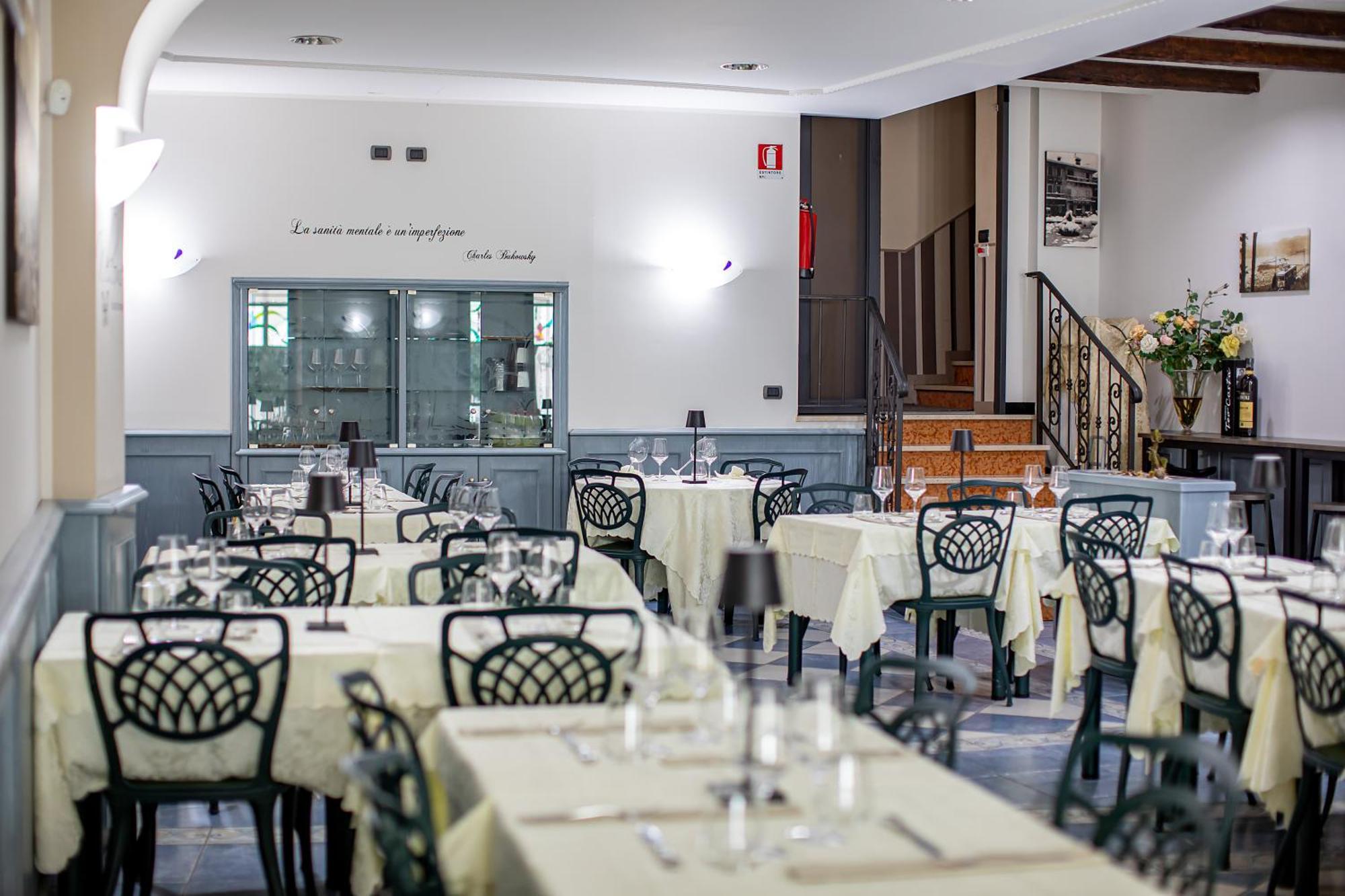 Hotel Novara แวร์บาเนีย ภายนอก รูปภาพ