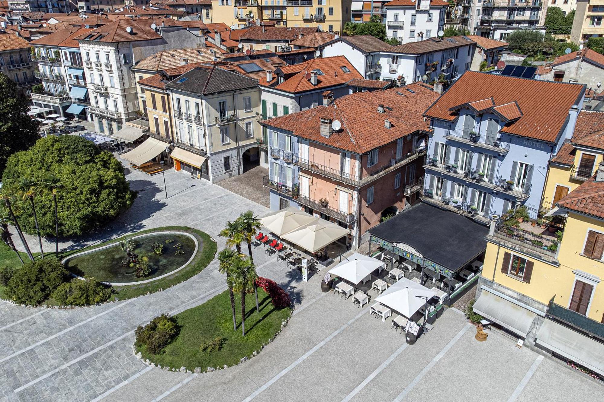Hotel Novara แวร์บาเนีย ภายนอก รูปภาพ