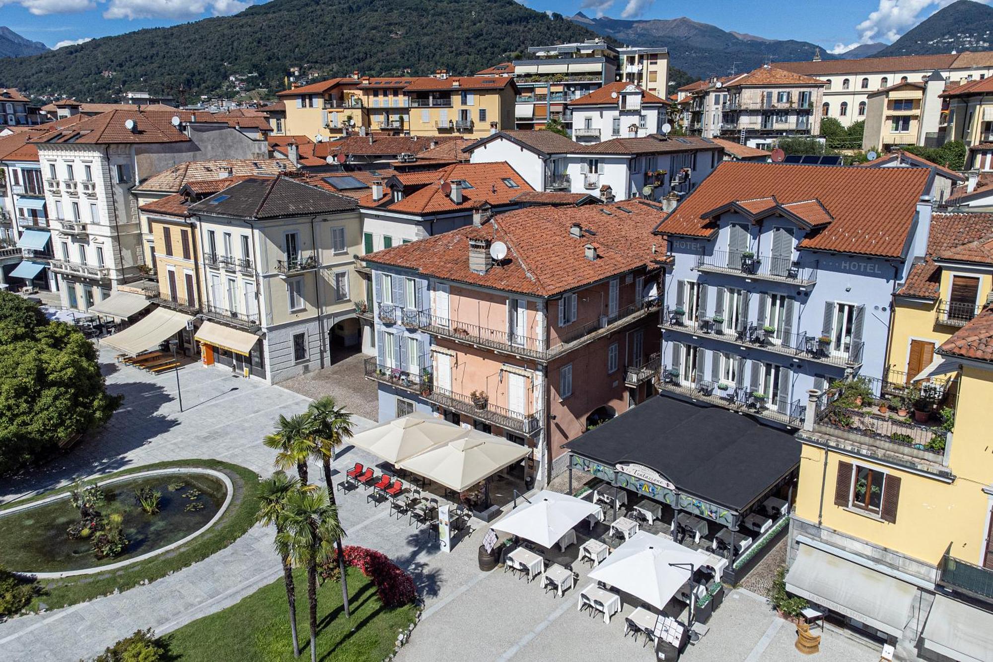 Hotel Novara แวร์บาเนีย ภายนอก รูปภาพ