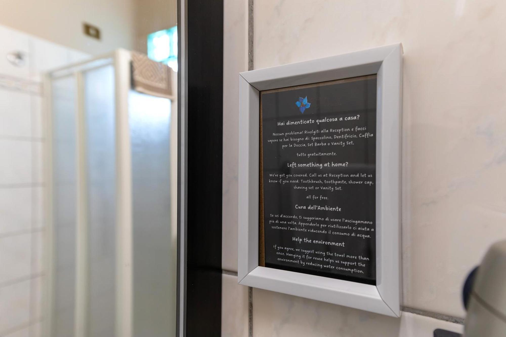 Hotel Novara แวร์บาเนีย ภายนอก รูปภาพ